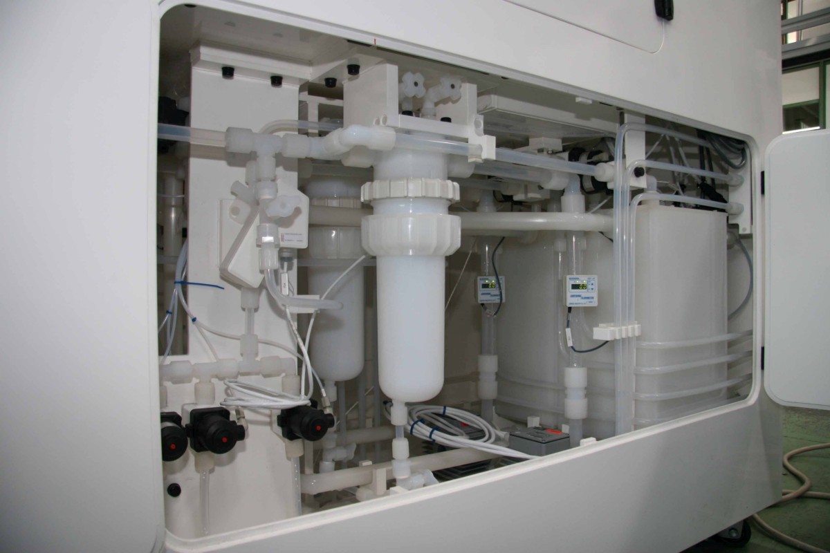 液力组的详细视图，配置磁悬浮泵，10英寸过滤器外壳和2个加热缓冲罐。